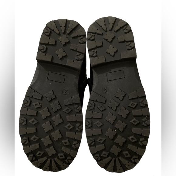 Children’s Place Black Moto Booties. EUC. Size 2. - Picture 2 of 7